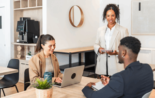 Forza lavoro di un'azienda viene premiata con benefit gift card digitali